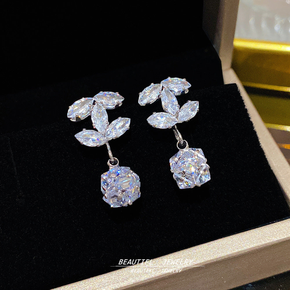 Women's Style Super Flash Zircon Alphabet Letter Light Luxury High-grade Elegant Earrings