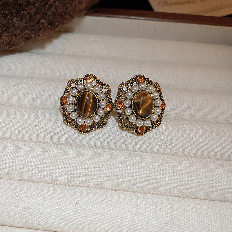 Women's Palace Style Sier Flower Light Luxury High-grade Design Sense Earrings