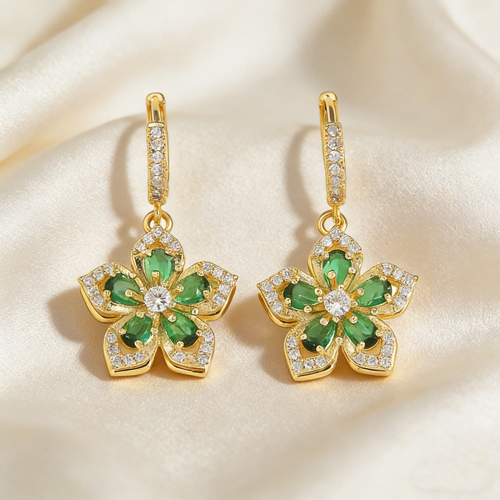 Women's Zircon Light Luxury High-grade Rotating Flower Fashion Titanium Steel Clavicle Necklaces