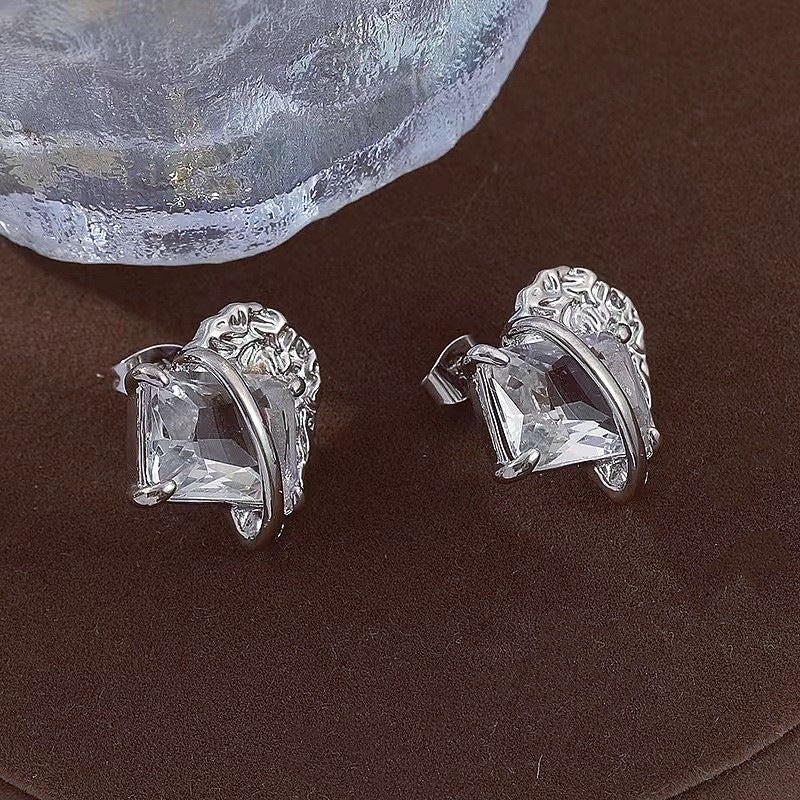 Women's Style Light Luxury High-grade Crystal Elegant Earrings