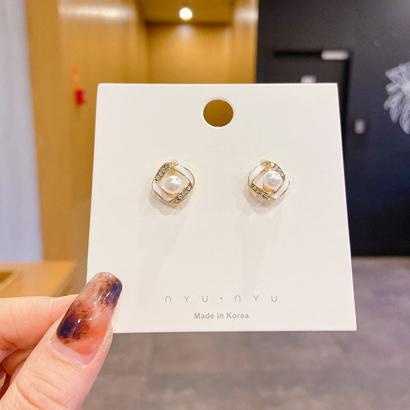 Women's Bone Niche Clips Light Luxury Elegant Stud Earrings