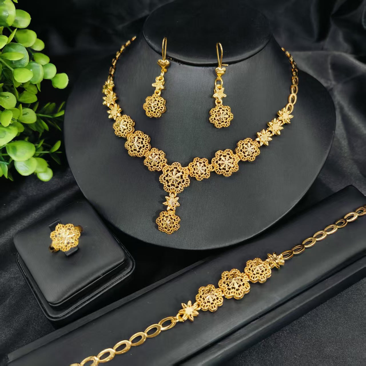 Popular Elegant Gold Flower Indian Bride Jewelry Set