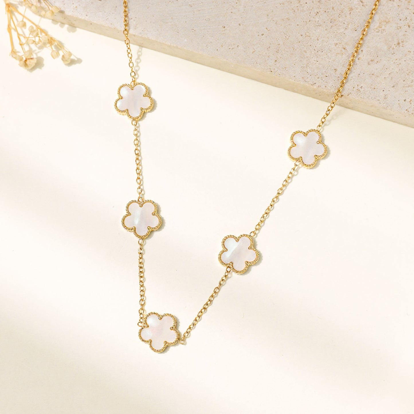 Stainless Steel Parthenocissus Grass Pork Belly Gradient Light Luxury Necklace