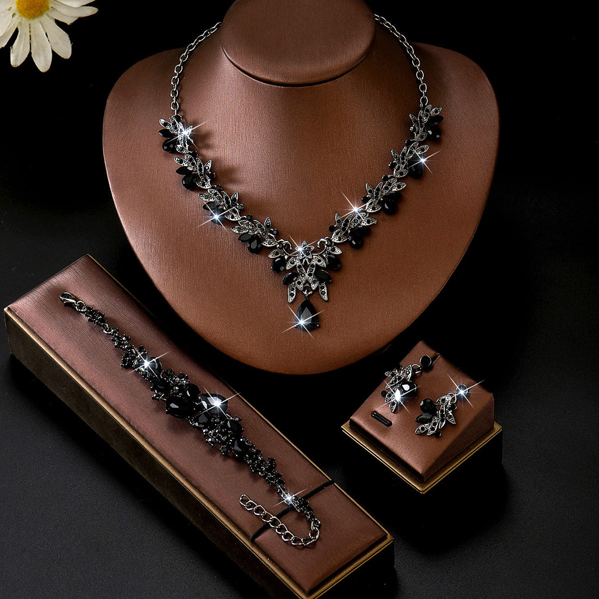 Women's Fresh Water Stringed Pearls Suite Joker Clavicle Chain Jewelry Set