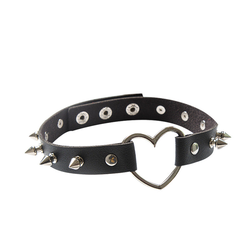 Pointed Rivet Leather Peach Heart Love Clavicle Chain Neck Collar