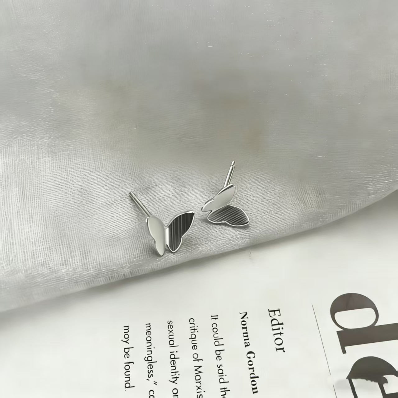 Women's Butterfly Niche Design Simple Temperament Ear Earrings