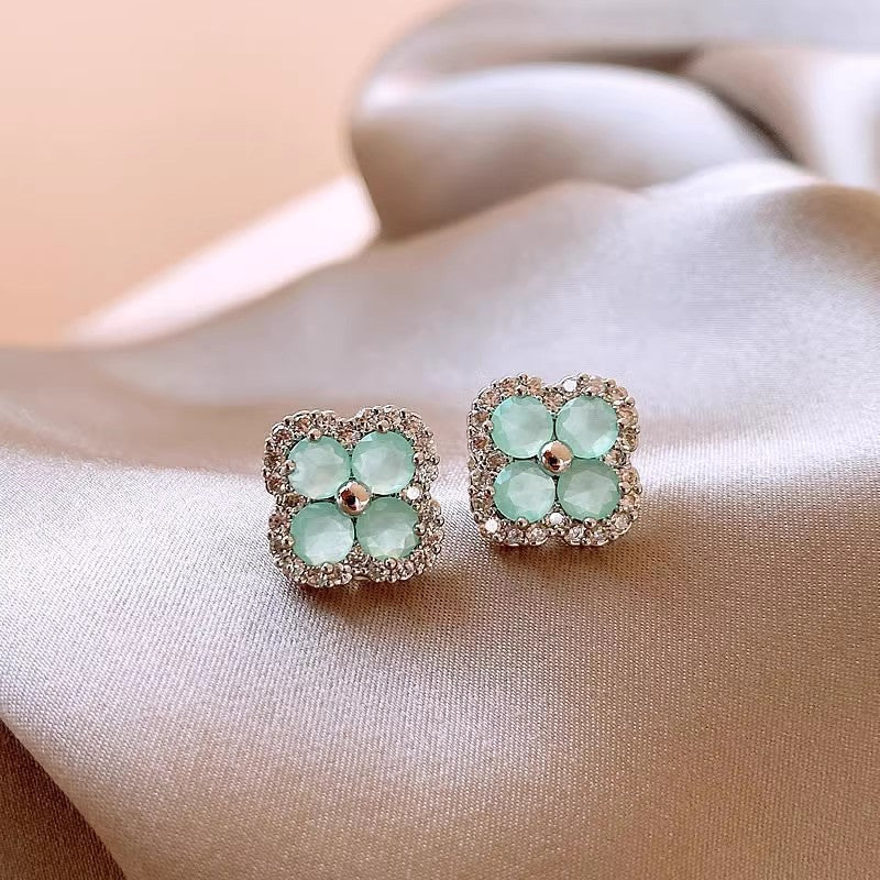 Women's Leaf Clover Ear Light Luxury High-grade Flower Stud Earrings