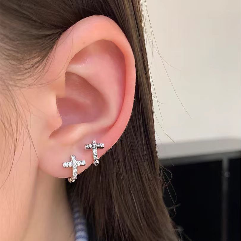 Women's Edge Ear Bone Sleeping No Need To Take Off Straight Stud Earrings