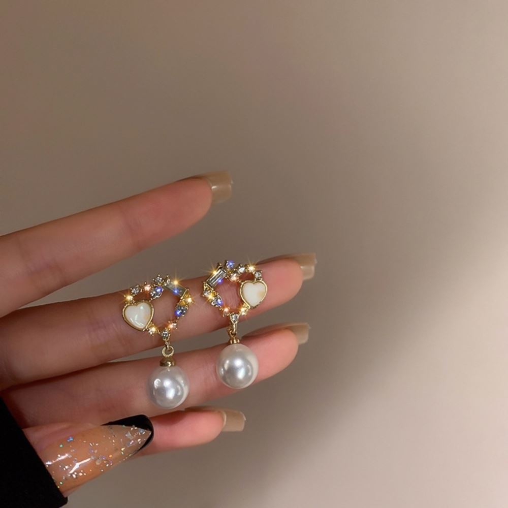Women's Bone Niche Clips Light Luxury Elegant Stud Earrings