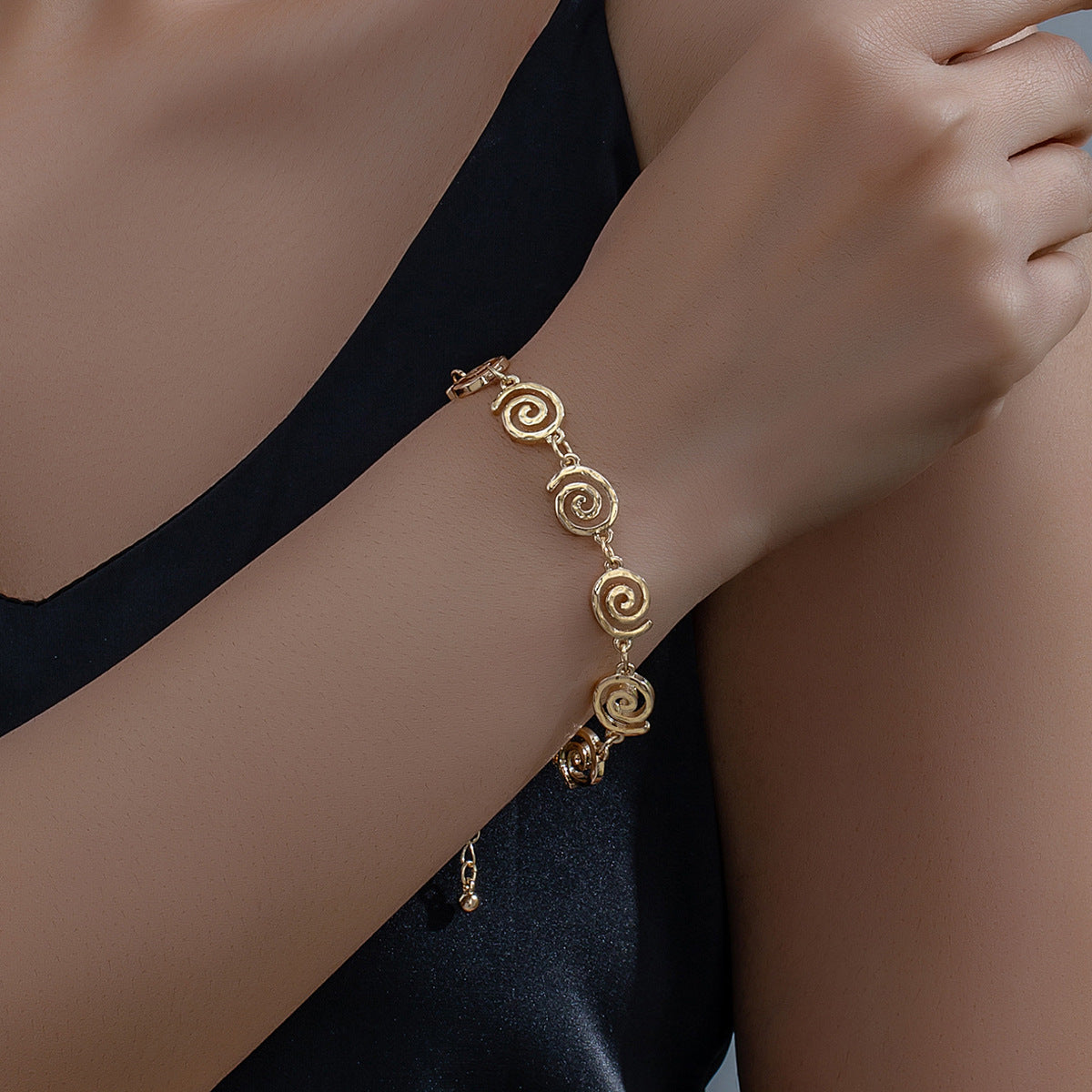 Women's Personalized Fashion Symbol Classic Style Simple Temperamental Bracelet