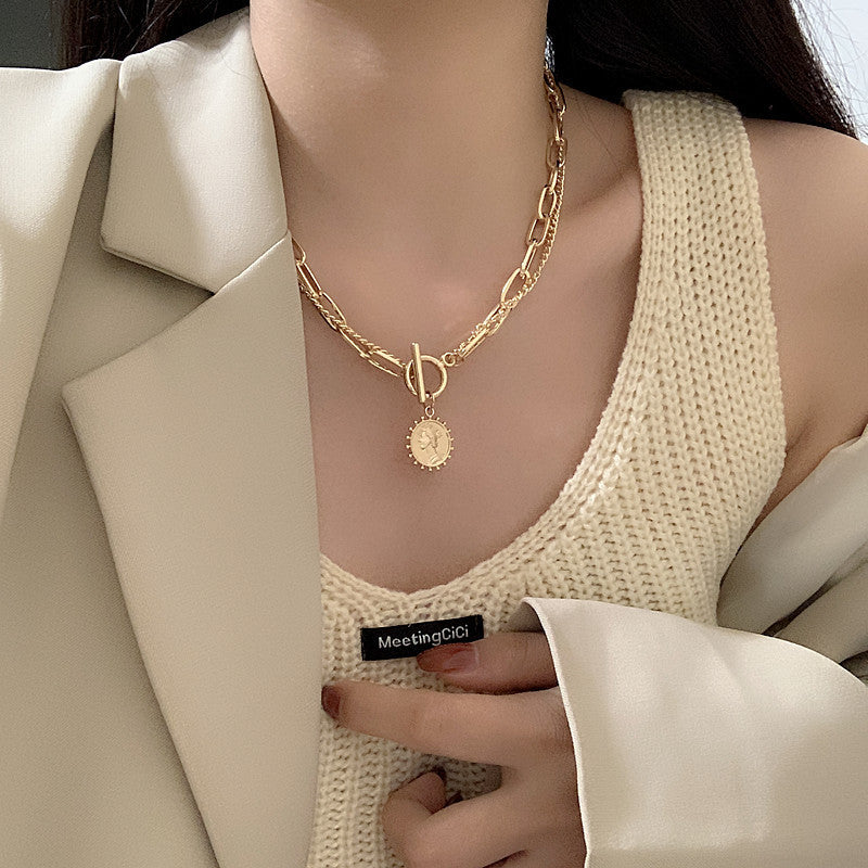 Women's Simplicity Personality Beauty Head Buckle Clavicle Necklaces