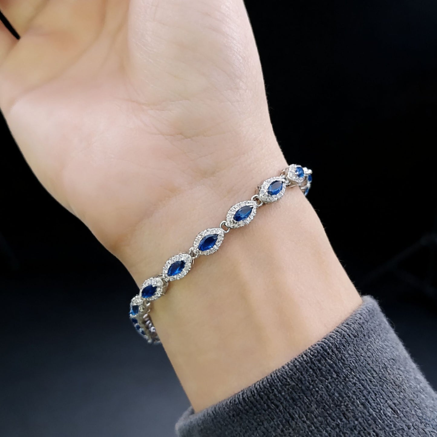 Women's Ruby Horse Eye Light Luxury High-grade Full Diamond Bracelet
