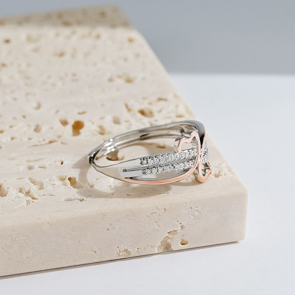 Inlaid Zircon Light Luxury Minority Design Ring