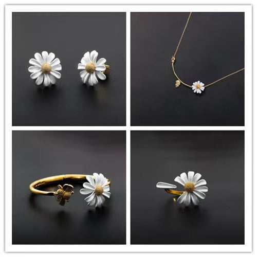 Summer Fresh Little Bee Daisy Temperament Jewelry Set