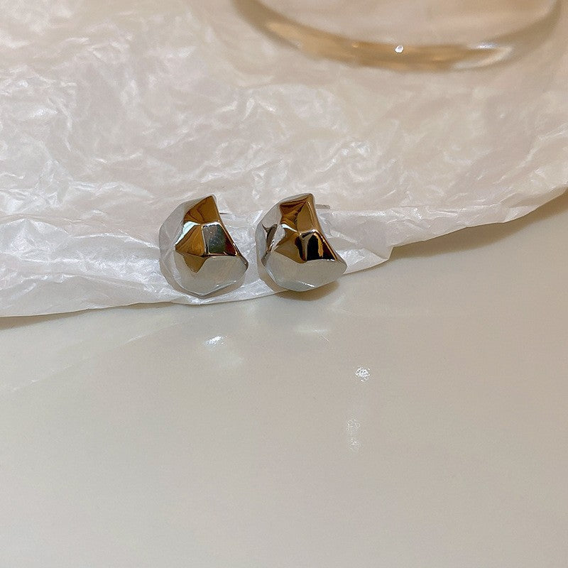 Women's Needle Metallic Pleated Round Geometric Bean-shaped Fashionable Fashion Stud Earrings