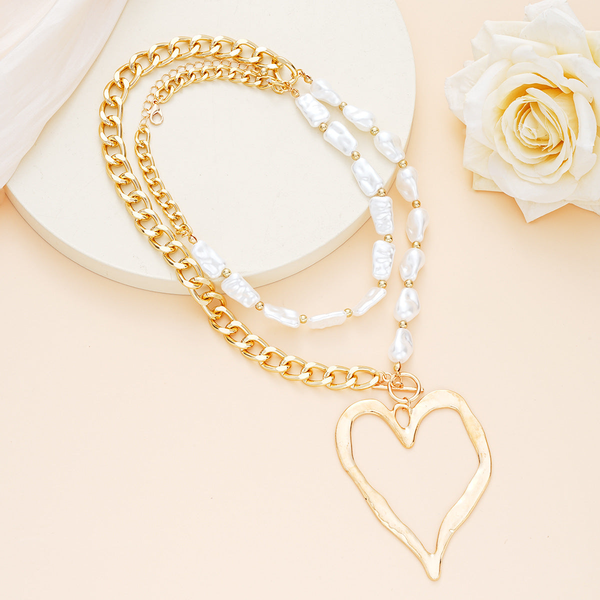 Women's Pearl Chain Big Love Creative Elegant Necklaces