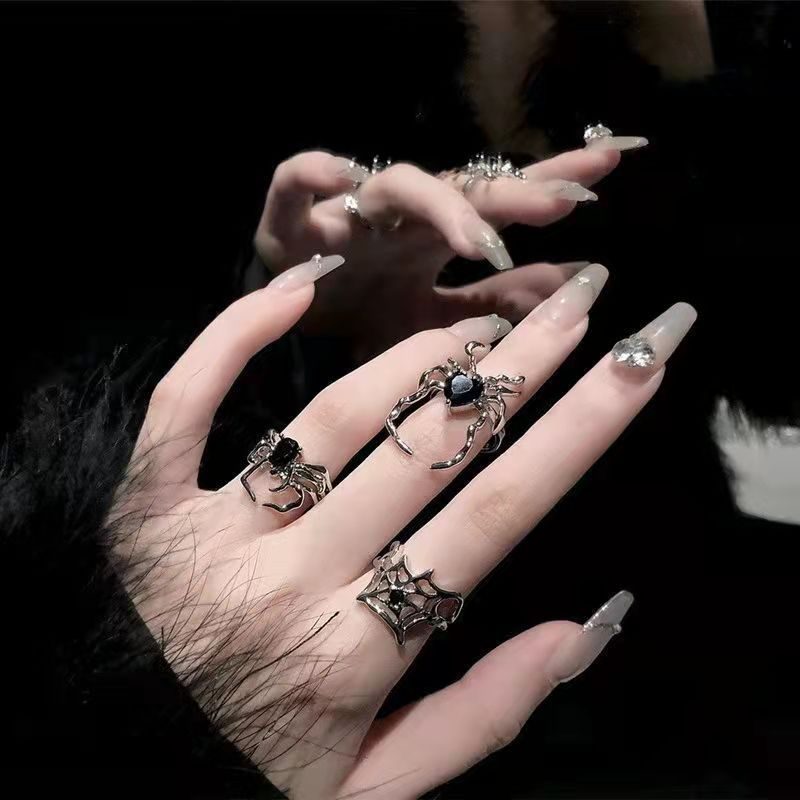 Retro Black Gem Spider Nail Design High-grade Rings