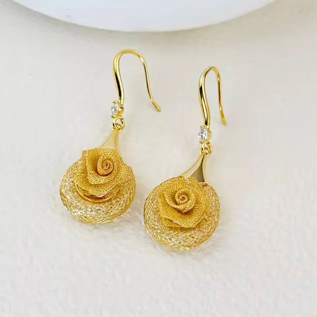 Flower Light Luxury High-grade Temperament Gold Ear Hook