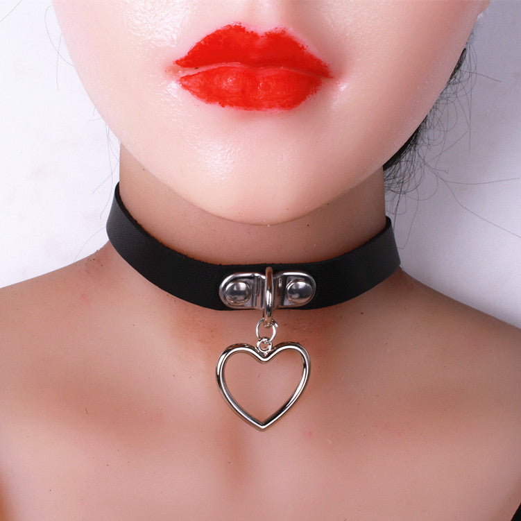 Punk Simple Leather Love Heart Choker Collar