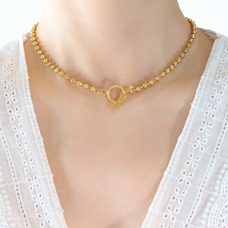 Trendy Double Round Queen Portrait Buckle Twin Female Necklace
