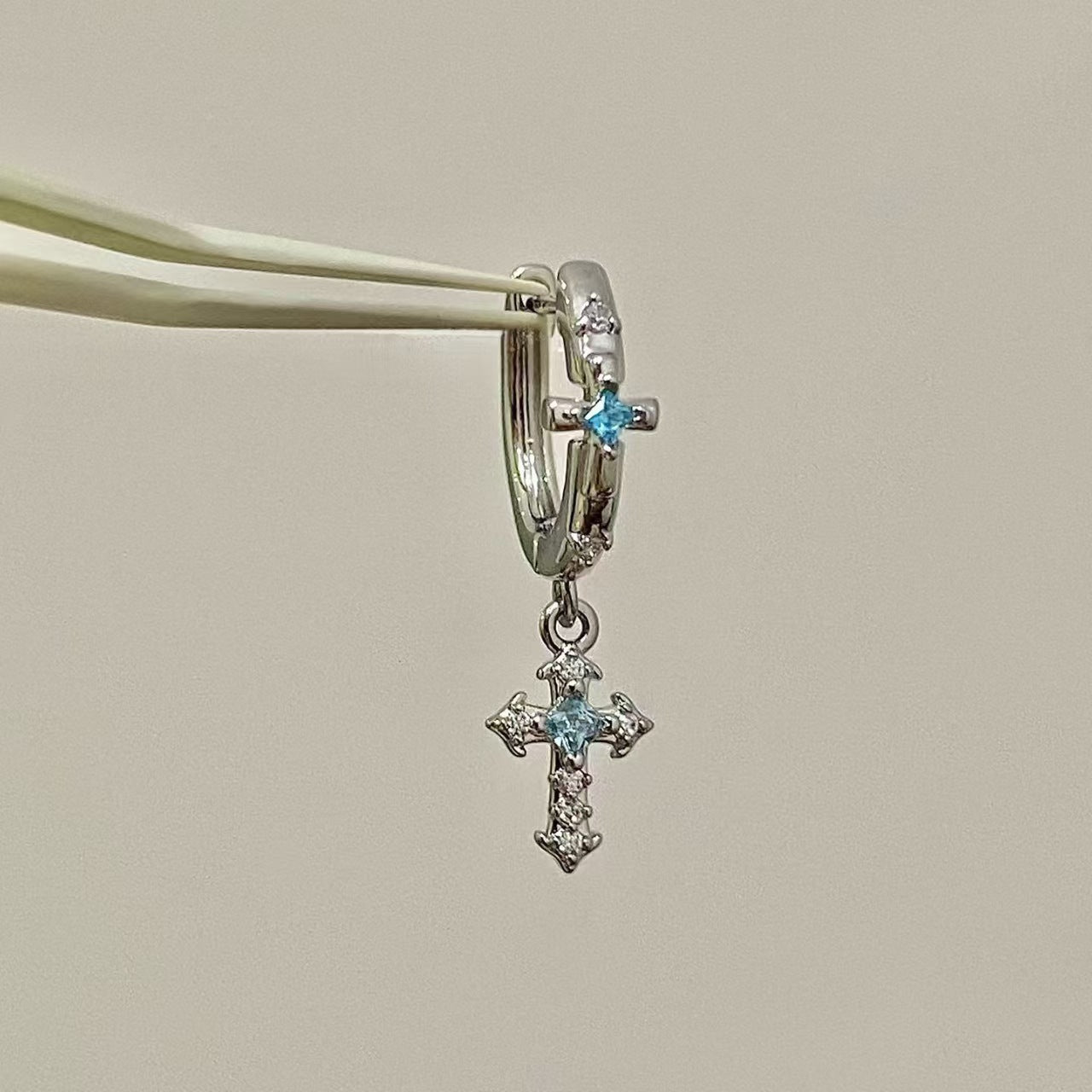 Sparkling Full Rhinestone Cross Ear Refined Personalized Unique Design Sense Stud Earrings