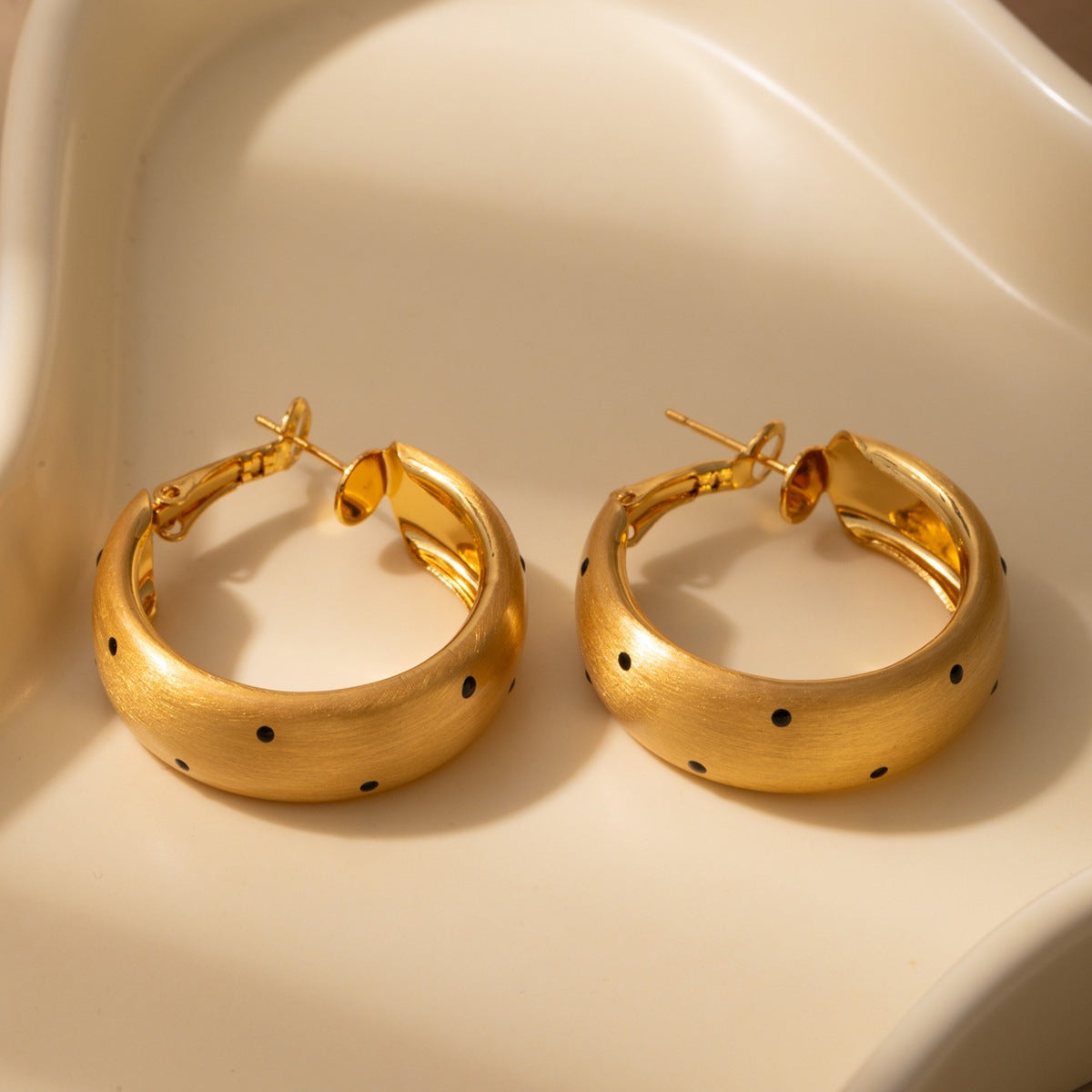 Women's Polka Dot Round Simple Light Luxury Earrings