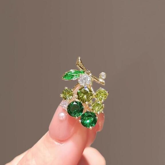 Temperament Safety Pin Add Beauty Value Light Brooches