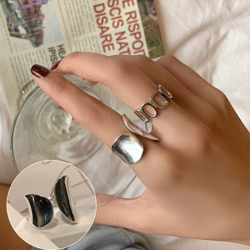 Female Retro Fashion Geometry Pattern Wave Rings