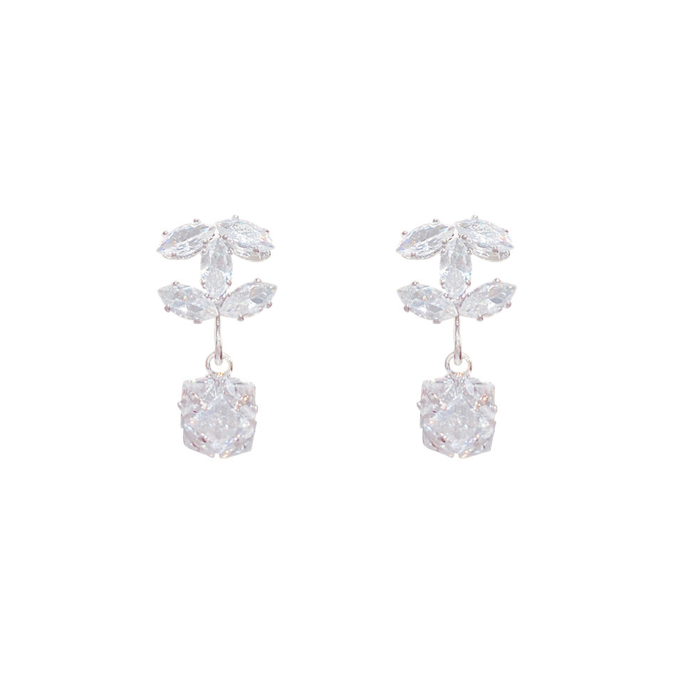 Women's Style Super Flash Zircon Alphabet Letter Light Luxury High-grade Elegant Earrings