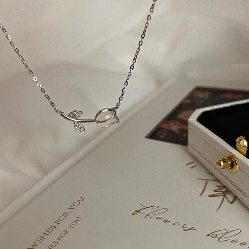 Women's Style Imitation Cat Eye Elegant High Sense Clavicle Chain Birthday Necklace