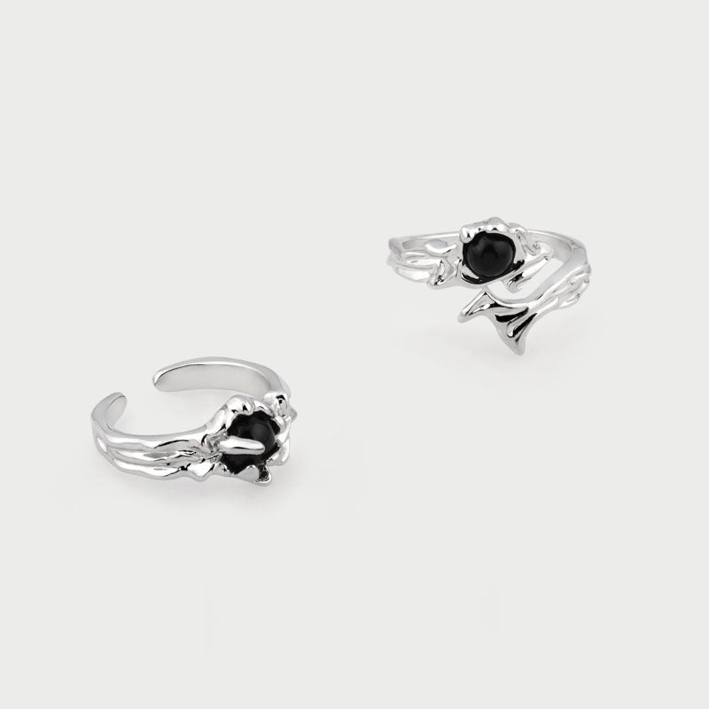 Black Stone Thorn Open Female Fashion Rings