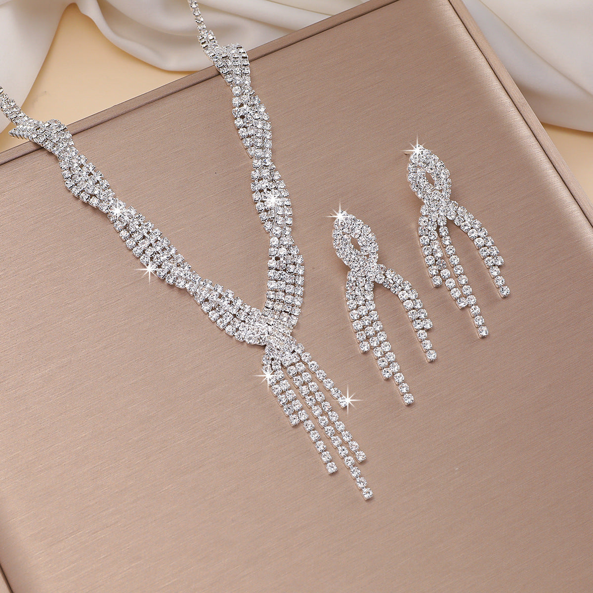 Women's Bridal Chain Wedding Banquet Dress For Necklace