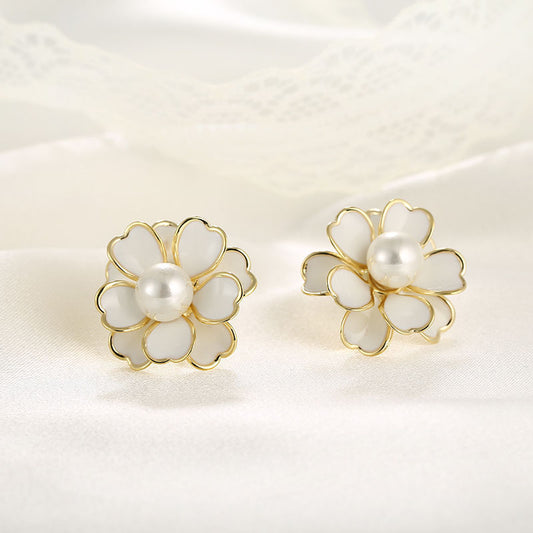 Women's Camellia Pearl Classic Style Sier Needle Stud Earrings
