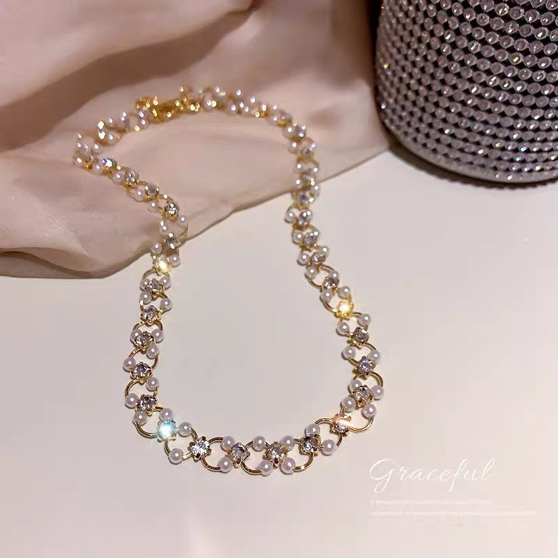 Women's Elegant Imitation Pearl Chain For Niche Design Cold Style Collar