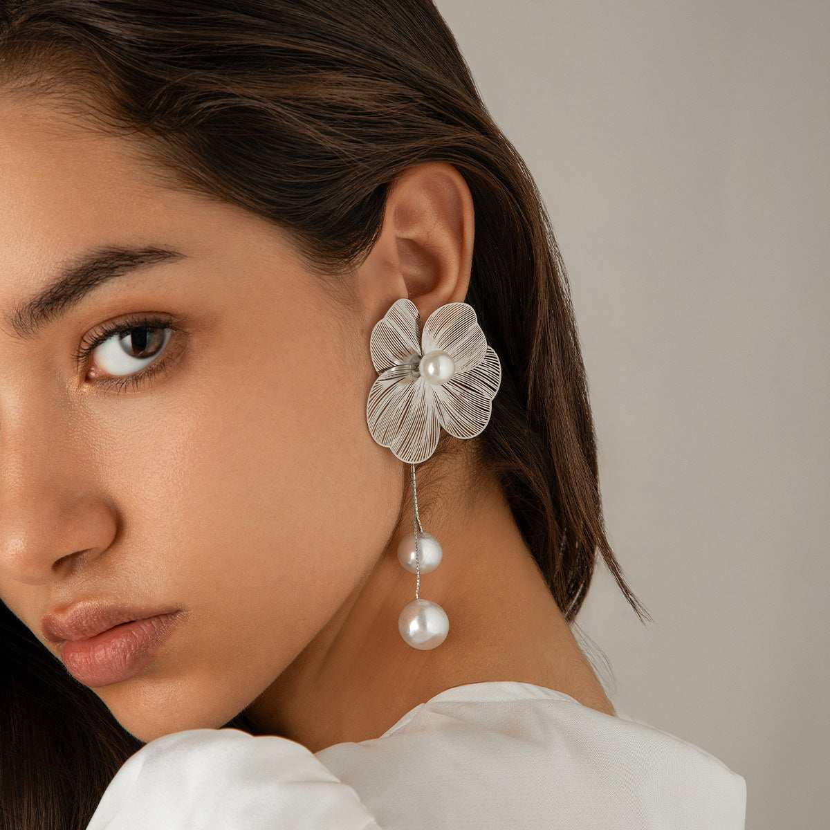 Texture Three-dimensional Ginkgo Leaf Flower Sweet Earrings