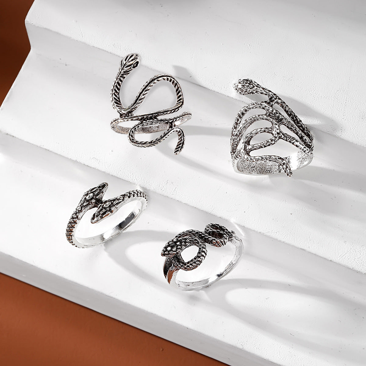 White Environmental Protection Knuckle Slender Snake Rings