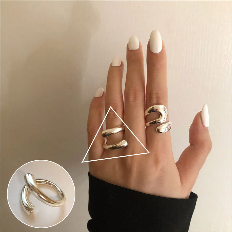 Female Retro Fashion Geometry Pattern Wave Rings