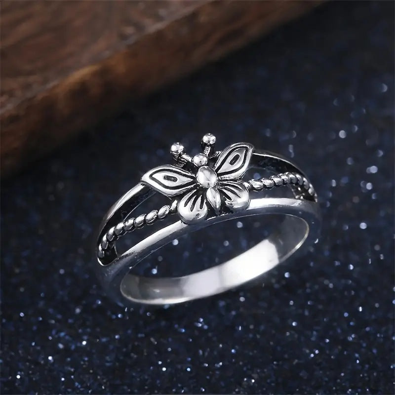 Hollow Butterfly Sense Party Fashion Temperament Birthday Ring