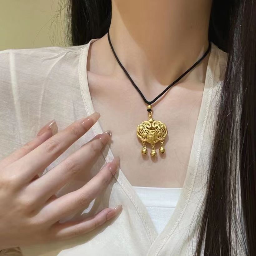 Women's Chinese National Fashion Peace Buckle Antique Necklaces