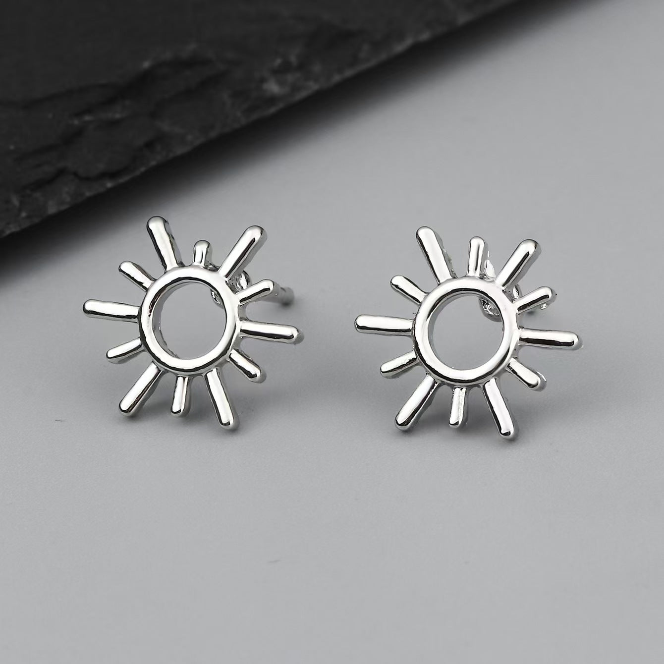 Fashion Exaggerated Sunflower Light Female Trend Party Earrings