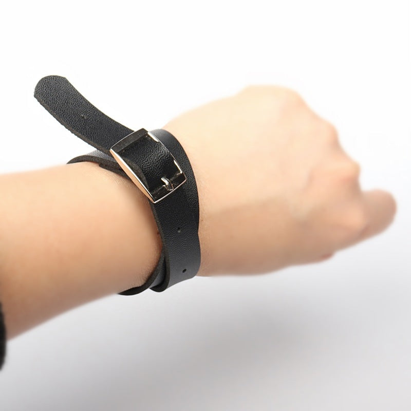 Women's Retro Punk Rock Leather Hand Strap Neck Band Clavicle Collar