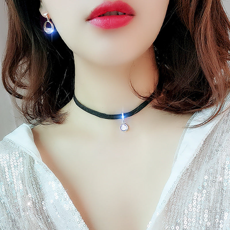 Clavicle Chain Female Neckband Crystal Round Temperament Collar