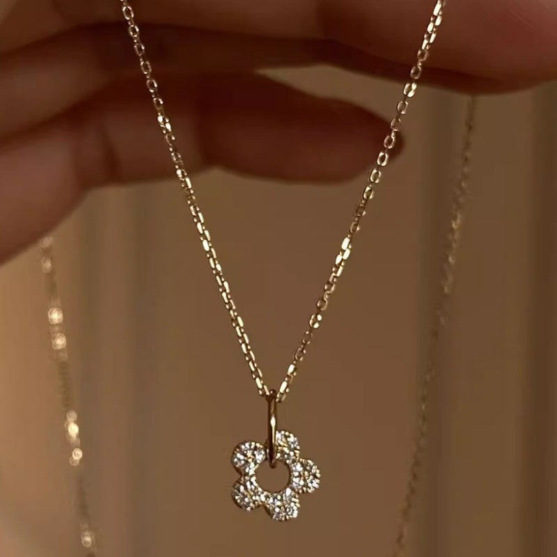 Flower Female Exquisite Niche Titanium Steel No Fading Simple Temperament Necklace