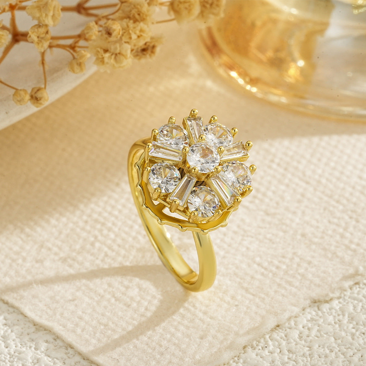 Women's Decompression Spinning Gold-plated Flash Niche High Sense Zircon Rings