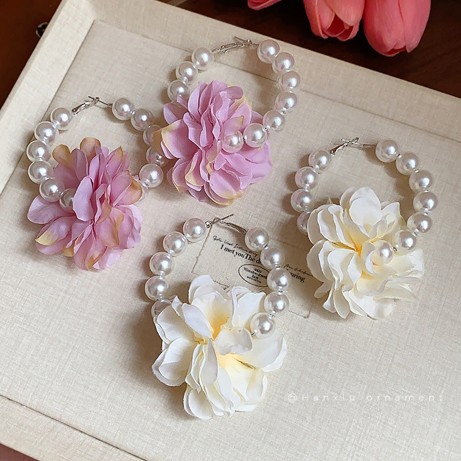 Women's Needle Fabric Flower Round Pearl Elegant Earrings