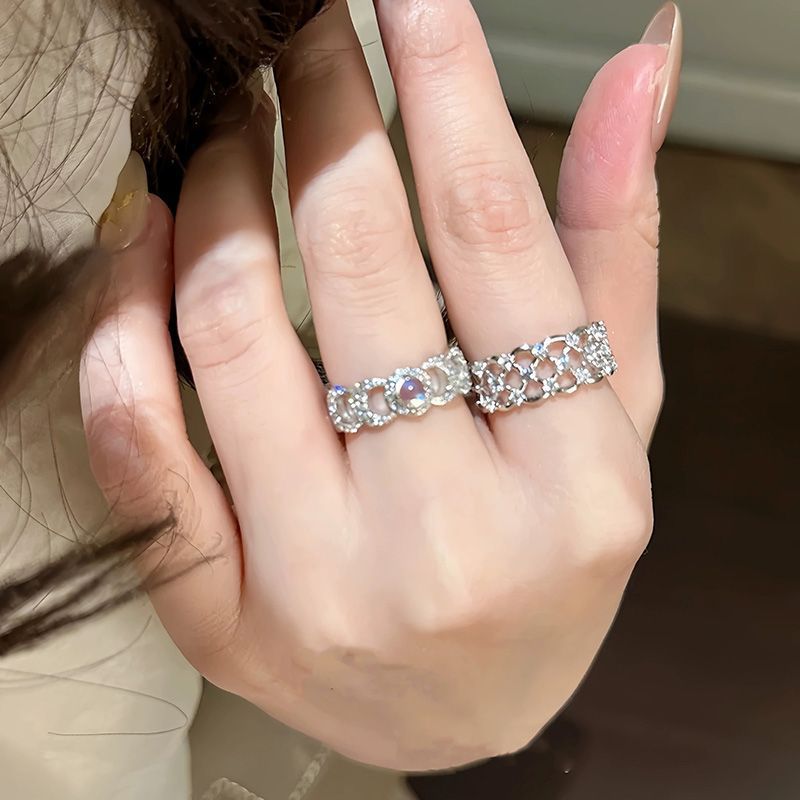 Designer Model Full Diamond Moonlight Female Hollow Carved Refined Stylish Ring