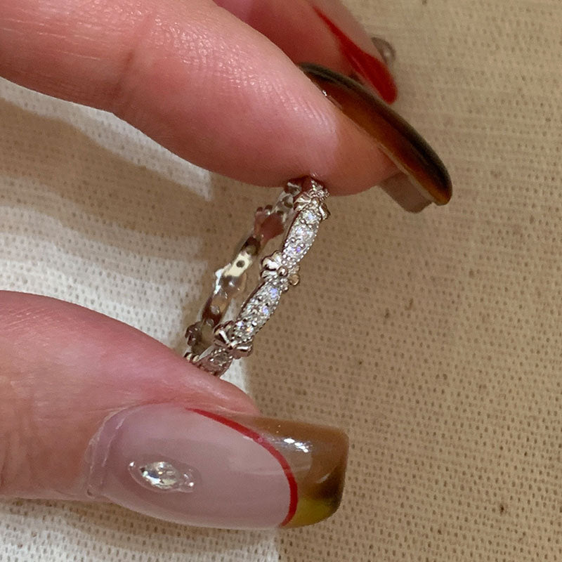 Design Sense Flower-de-luce Full Diamond Female Light Luxury Personality Ring