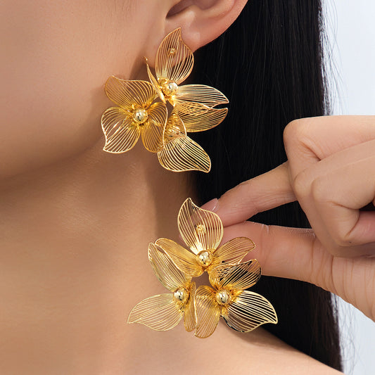 Metal Flower Exaggerated Special Interest Light Luxury Earrings