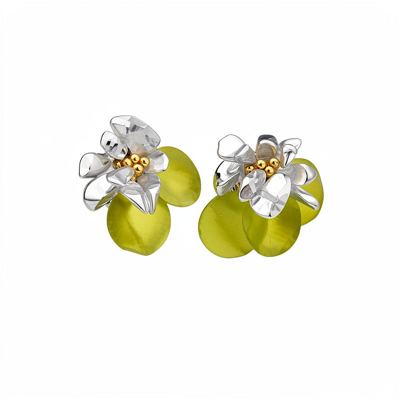Women's Sier Needle Gravel Shell Round Niche High-grade Vacation Style Sweet Stud Earrings