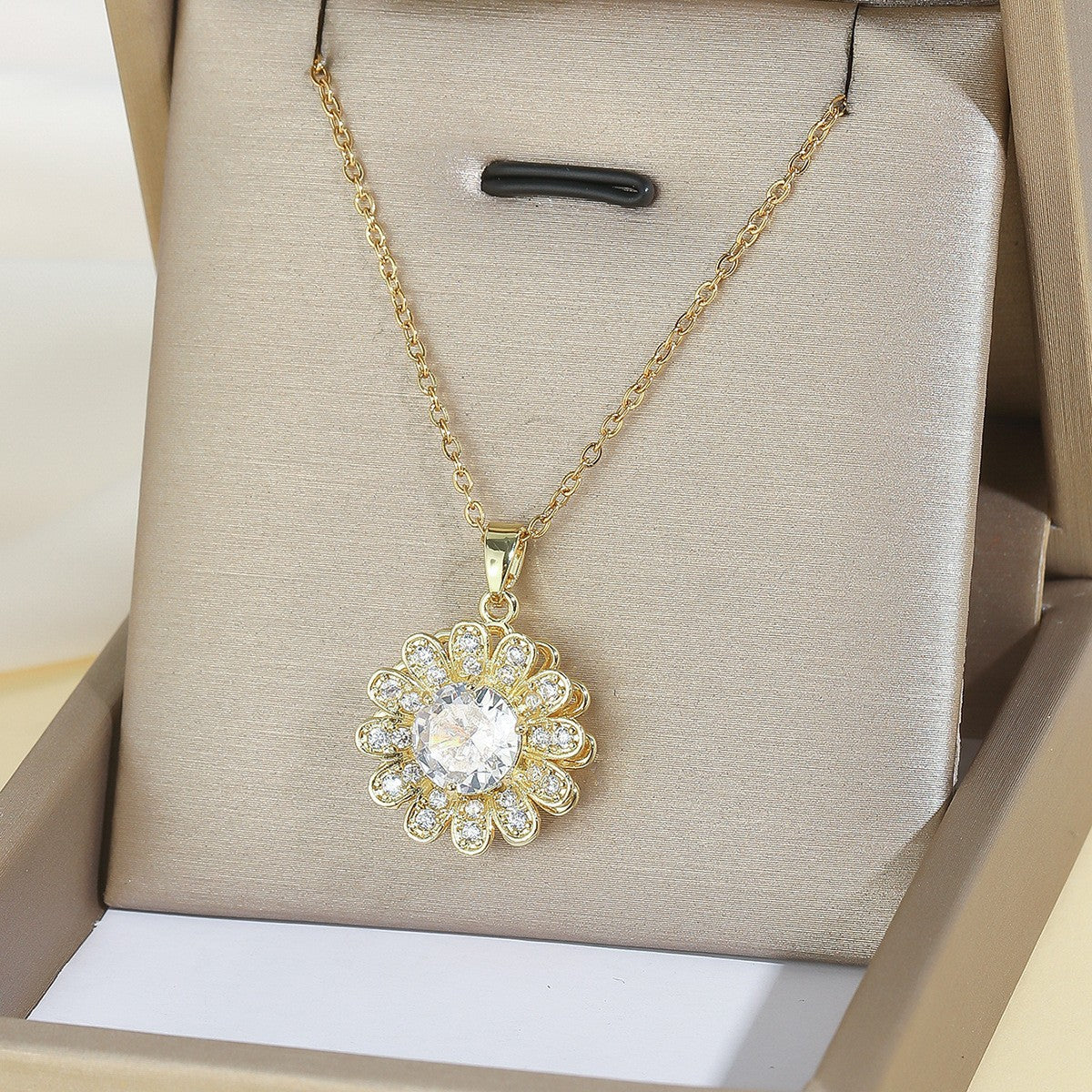 Women's Colorful Flower Titanium Steel Clavicle Chain Necklace